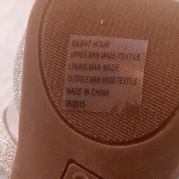 Unlisted by Kenneth Cole - Picture 12 of 12